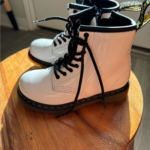 Kids Dr. Martens White Patent Leather Boots - Size 9 - Picture 3 of 7